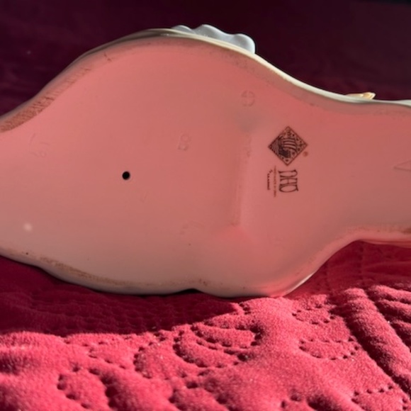 Lladro figurine, vintage figurine Caressing the Dove  BEAUTIFUL!! - Picture 9 of 9